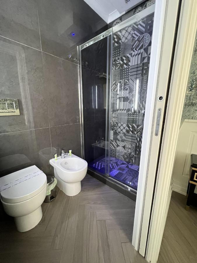مبيت وإفطار نابولي Relais Piazza Vittoria المظهر الخارجي الصورة
